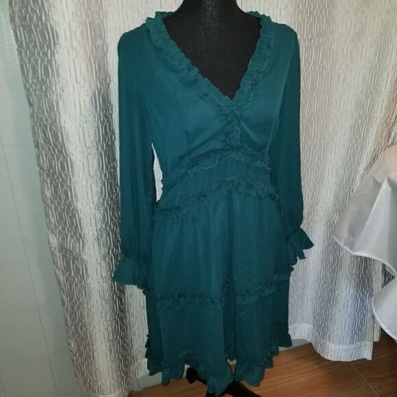 MEDIUM Green Ruffle Open Back Long Sleeve Dress BOHO NWOT - Picture 9 of 14